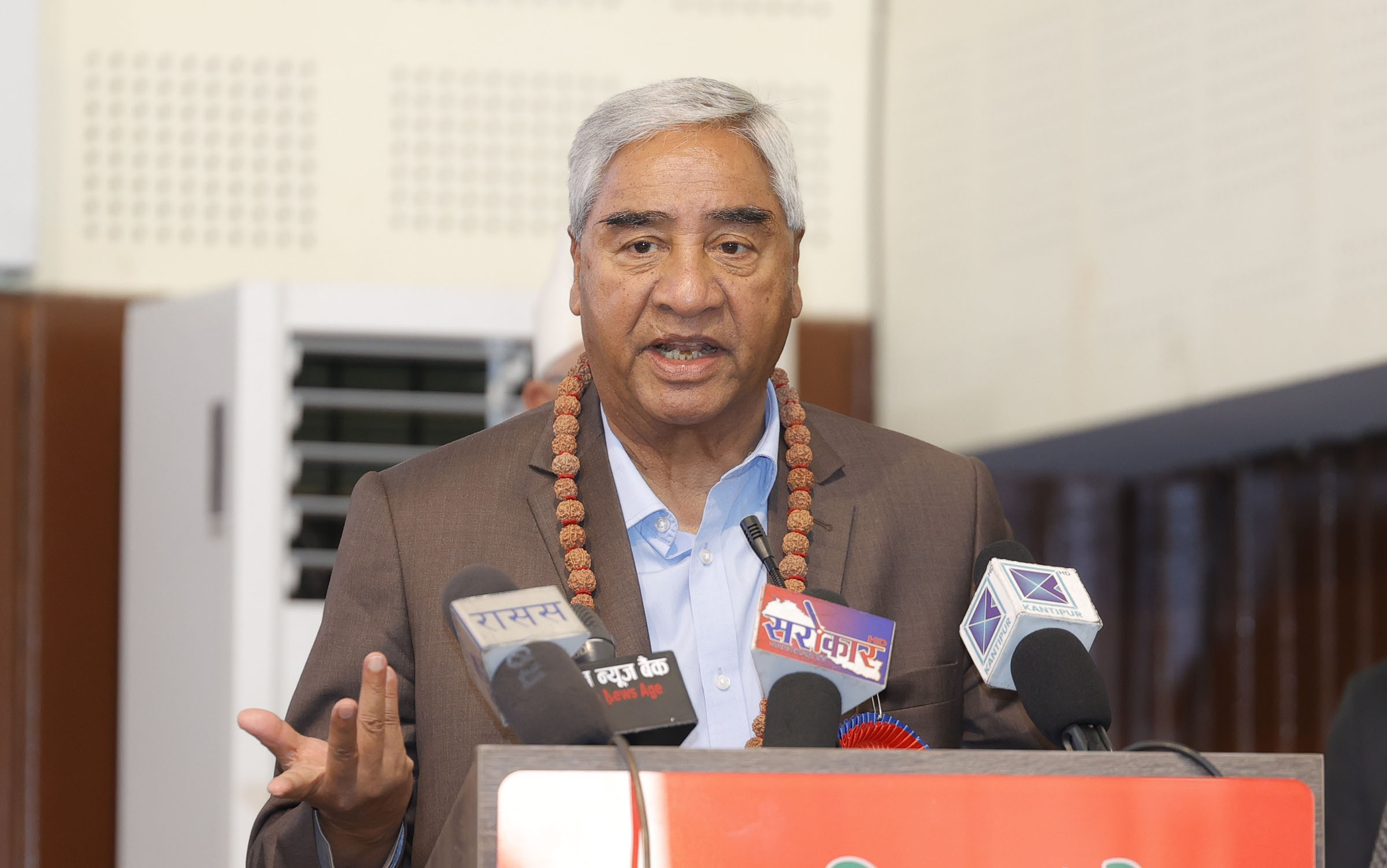 जनताप्रति जिम्मेवार हुनेगरी सङ्घीयता कार्यान्वयनमा ध्यान दिनुपर्छ: सभापति देउवा