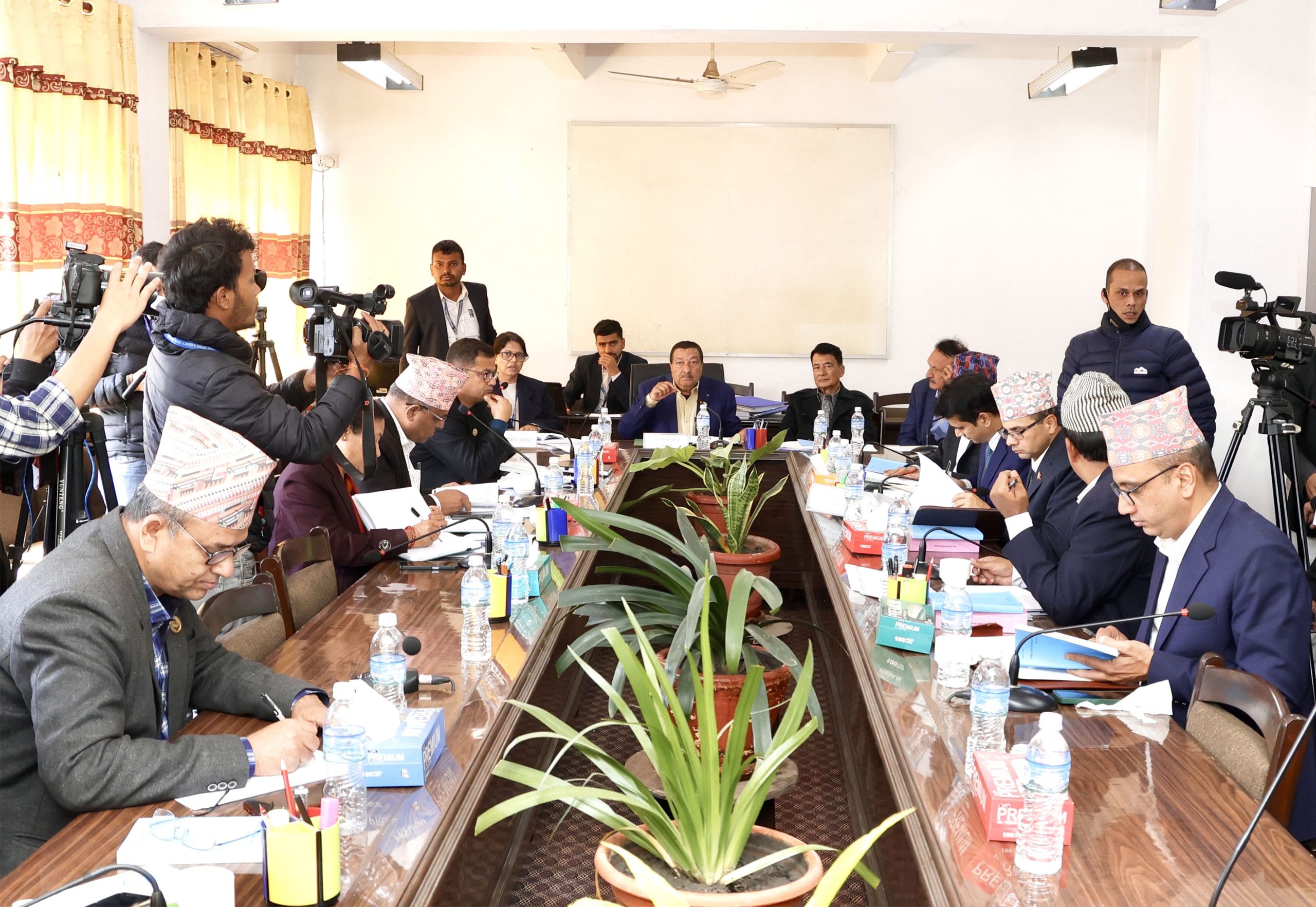 बाफिया र धितोपत्र सम्बन्धी विधेयकलाई चाँडो टुङ्ग्याउन अर्थ समितिलाई अर्थमन्त्रीको आग्रह