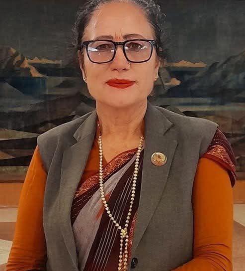 राजनीतिक दलहरु एकले अर्कालाई गाली मात्रै गरेर कसरी बन्छ देश ?