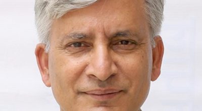 विष्णु रिमाल भन्छन् -बलेको बत्तीमुनि बसेर पोस्ट लेख्दै बिजुली गयो भन्ने भाष्य बनाइँदै छ