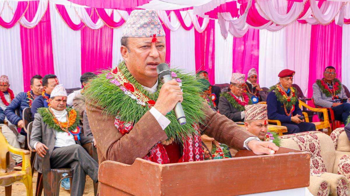 सङ्घीयतासहितको गणतन्त्रको विकल्प छैनः मन्त्री खड्का