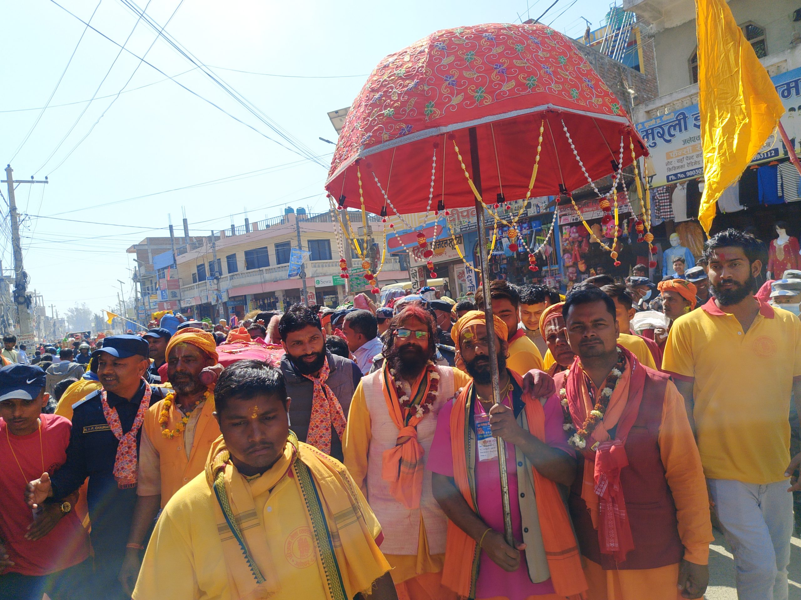 डोला दर्शनका लागि श्रद्धालुको भीड