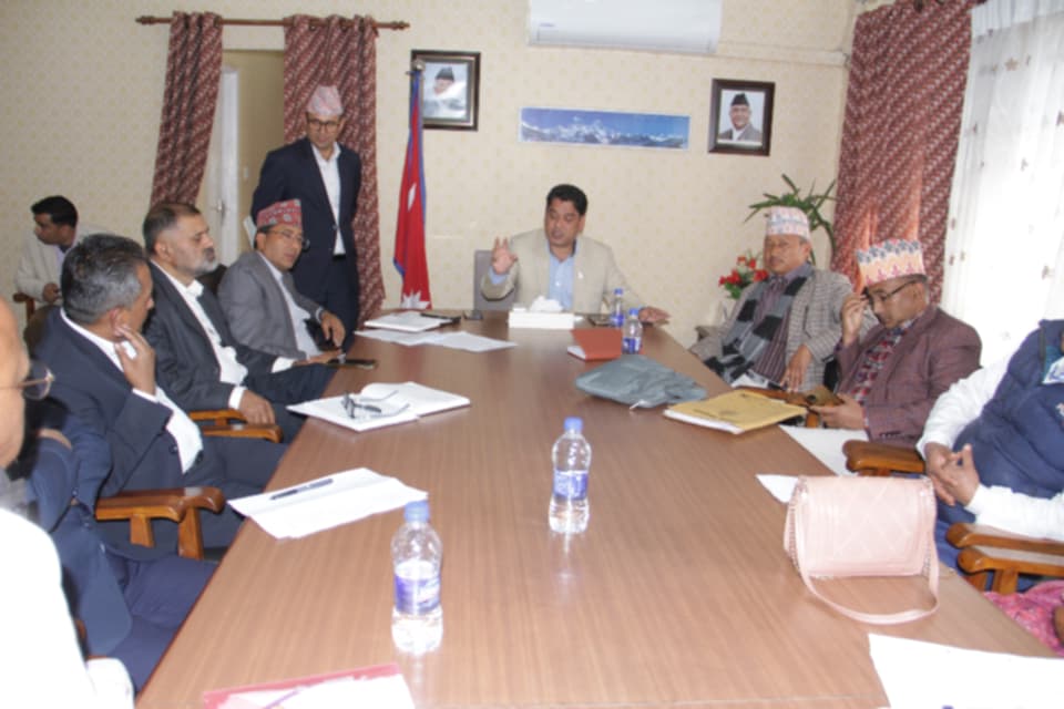 सिमेन्ट उद्योगीले सहमति कार्यान्वयन नगरे विकल्प खोज्न बाध्य हुने मन्त्री भण्डारीको चेतावनी