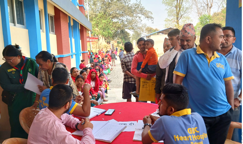 निःशुल्क स्वास्थ्य शिविरः मुटु तथा मिर्गौलाका सात सय बिरामी लाभान्वित