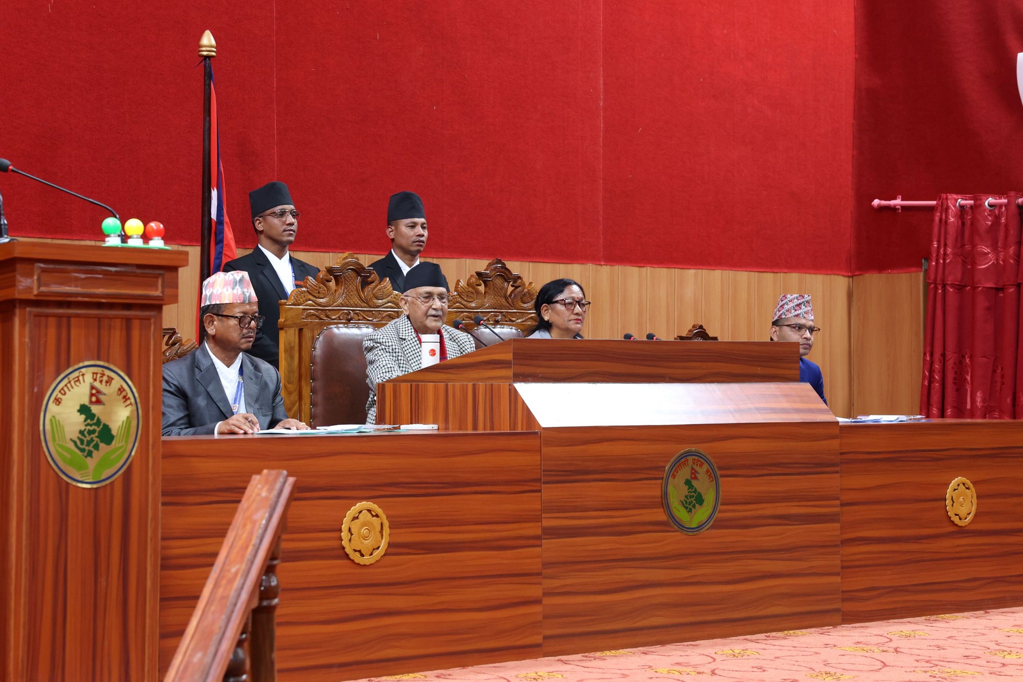 तपाईंहरु ढुक्क रहनुहोला, यो भिजनसहितको स्थिर सरकार हो, यही बाटोमा अघि बढ्छः प्रधानमन्त्री ओली