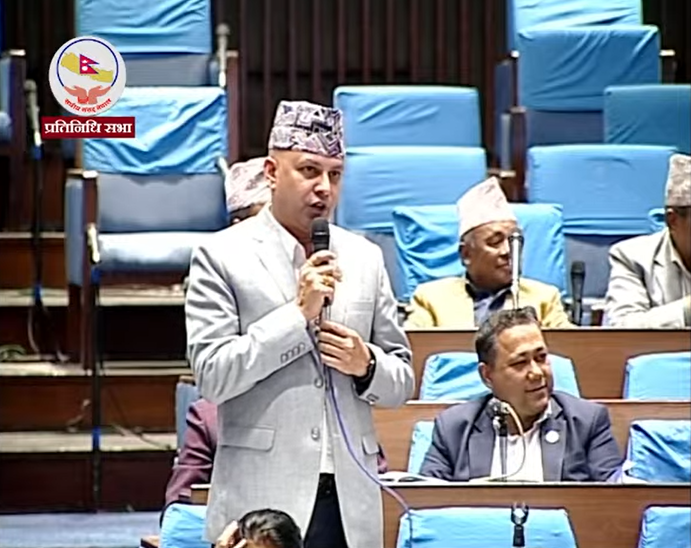 यो सरकार तत्काल ढल्नु हुँदैनः सांसद झा