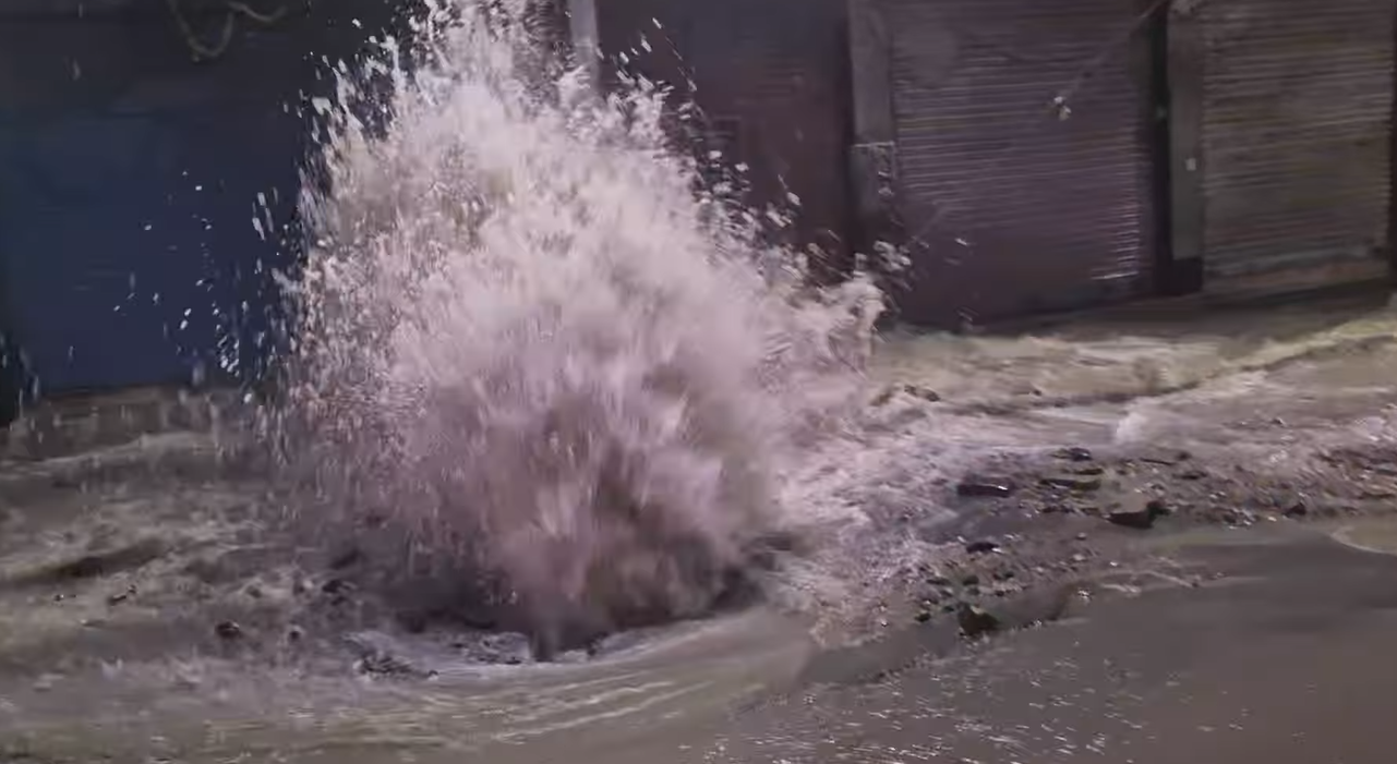 थापाथलीमा मेलम्चीको पाइप फुट्यो