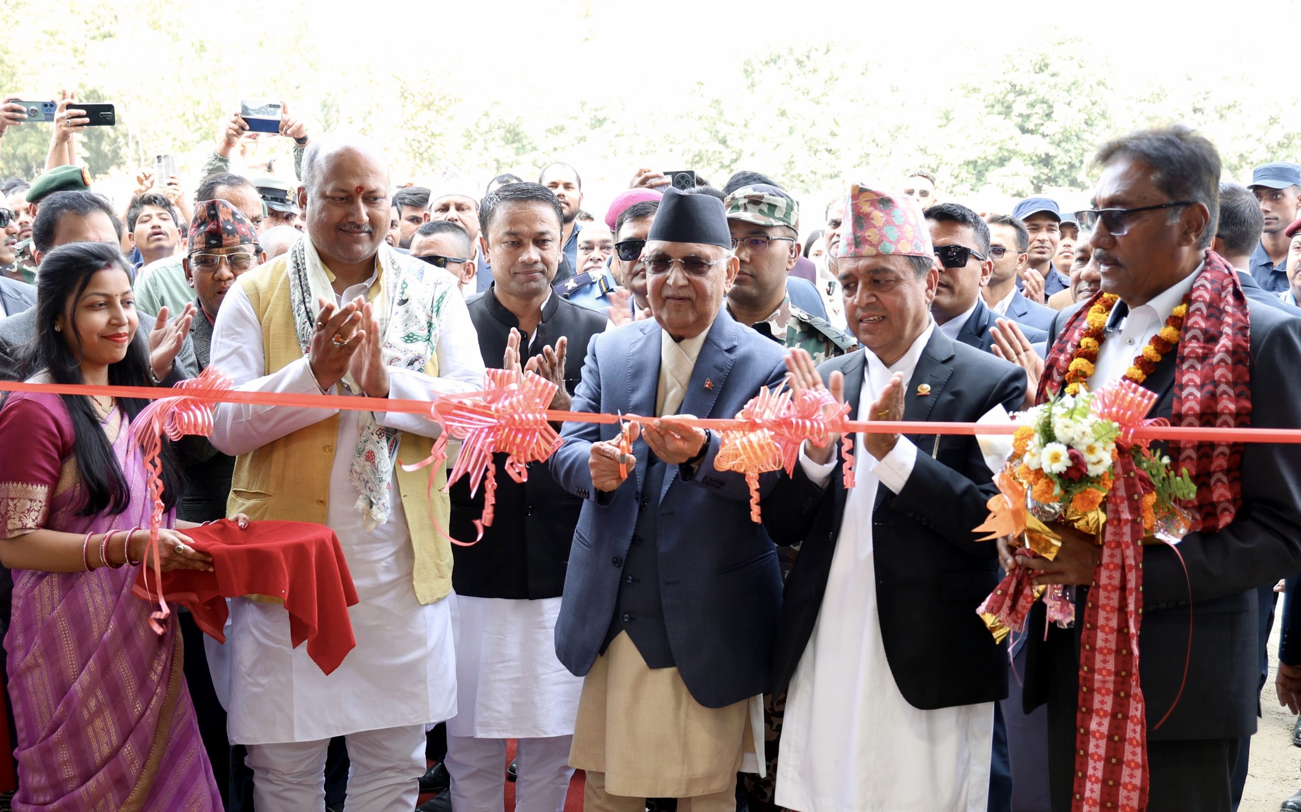 आइएमई ग्रुपको २ अर्ब रुपैयाँ लगानीमा महोत्तरीमा कागज उद्योग सञ्चालनमा, प्रधानमन्त्री ओलीद्वारा उद्घाटन