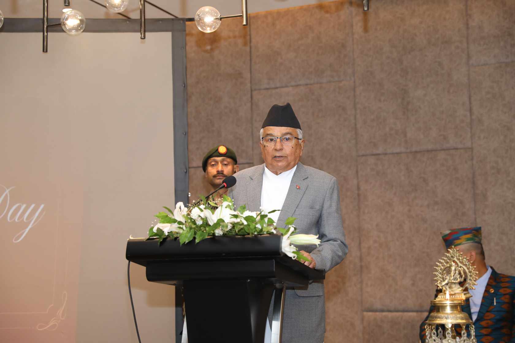 संविधानको भावनाअनुसार नागरिकको स्वास्थ्यमा समान पहुँच पुर्याउनुपर्छः राष्ट्रपति पौडेल