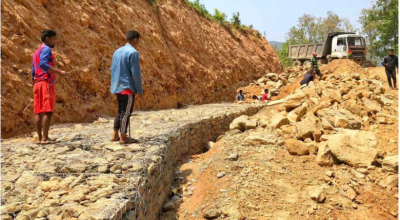 देशका पाँच मुख्य राजमार्ग अवरुद्ध, तीन राजमार्ग एकतर्फी सञ्चालनमा