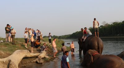 सुनसान छन् सौराहाका होटल : पर्यटक भन्दछन् नेपालको विपदमा कसरी रमाउनु ?