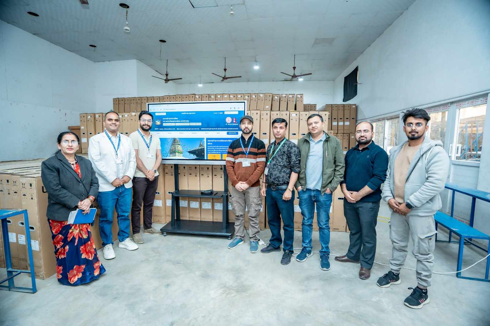 महानगरका सामुदायिक विद्यालयमा ५० हजार घण्टा क्षमता भएको स्मार्ट बोर्ड जडान सुरु