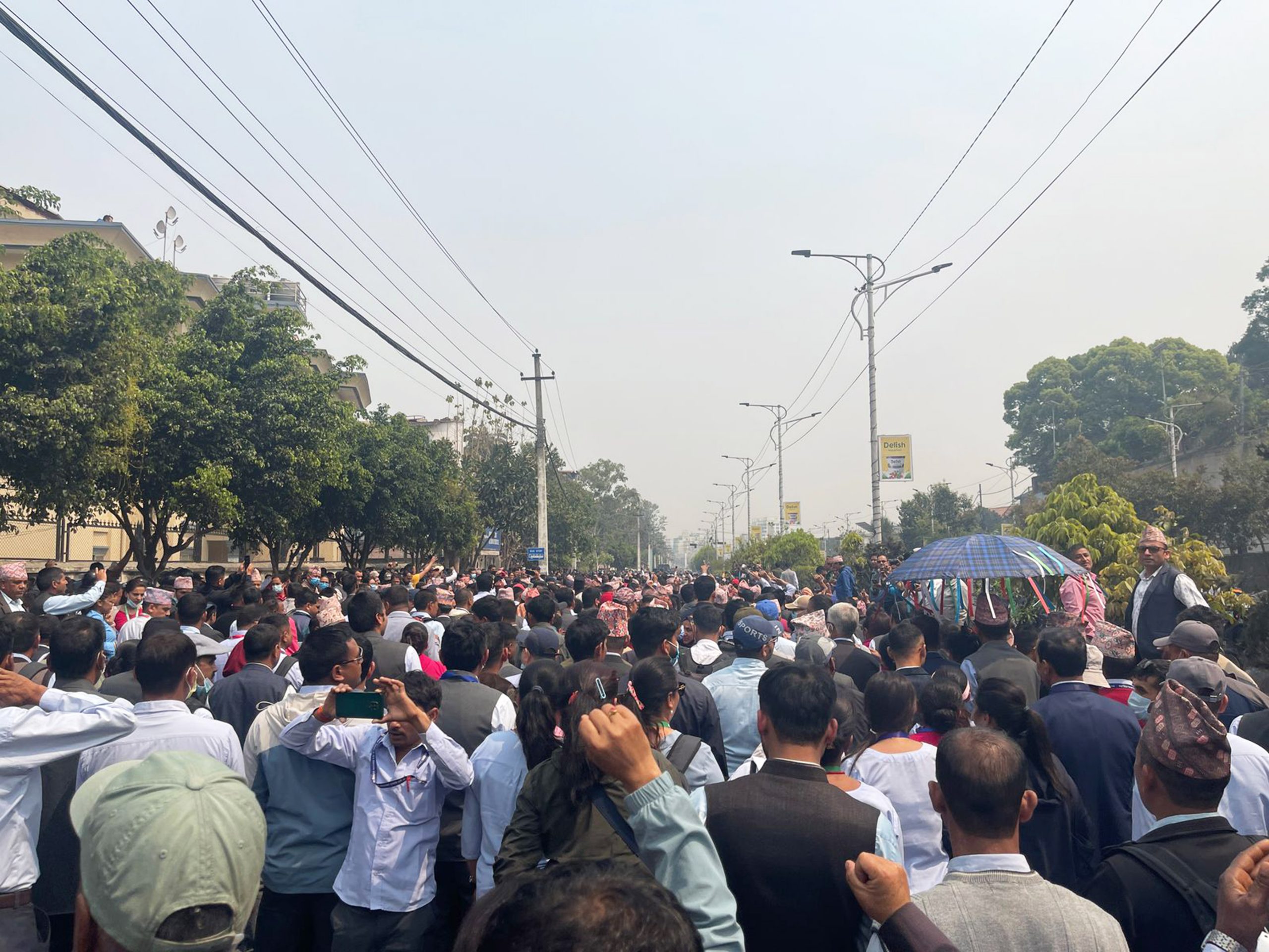 आन्दोलरत शिक्षकलाई मन्त्रालयले वार्तामा बोलायो