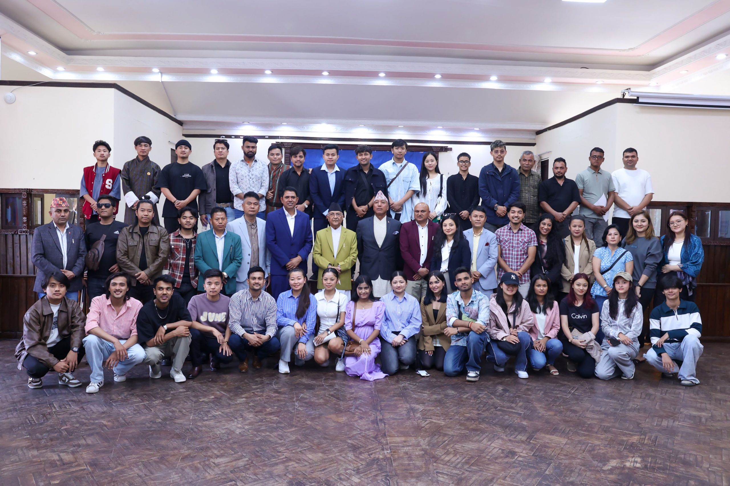 प्रधानमन्त्रीसँग ‘मेरो डान्स युनिभर्स’ र ‘मेरो भ्वाइस युनिभर्स’ शृंखला– २ का प्रतियोगीको भेट