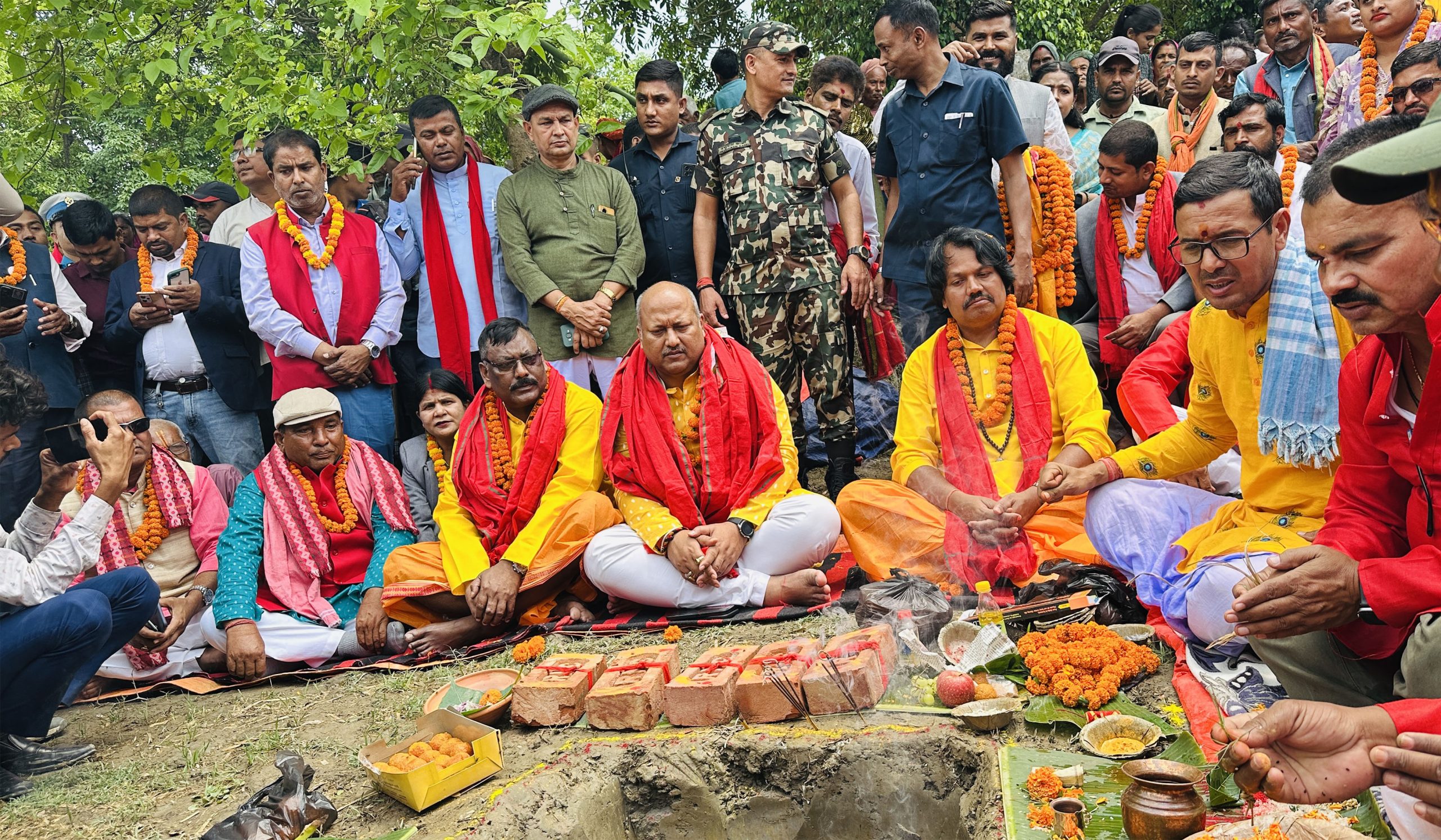 सलहेश फूलबारी परिसरमा ‘अम्बेडकर पार्क’ बन्ने, सीके राउत र मुख्यमन्त्री सिंहले गरे शिलान्यास