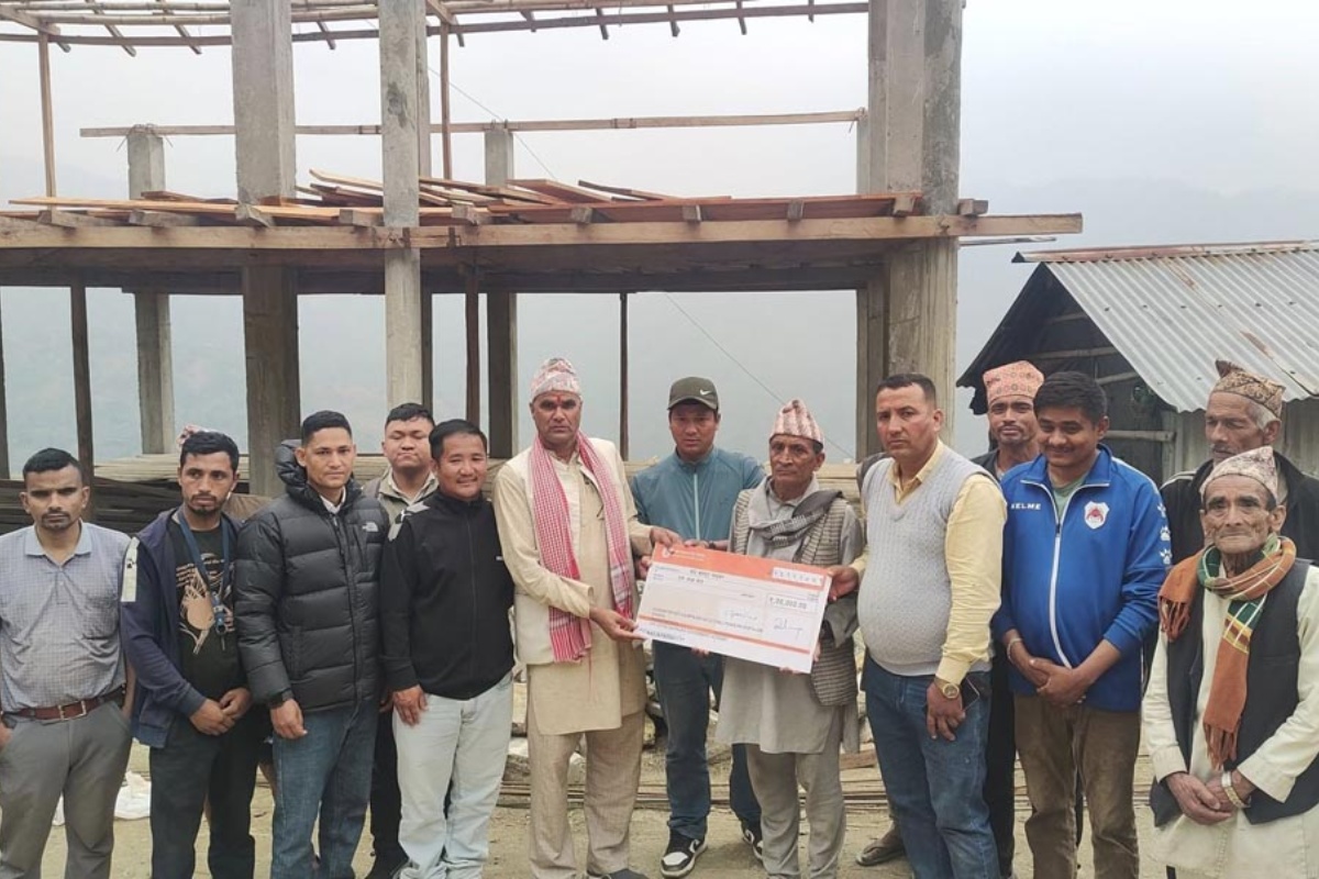 बसाइँ सरेको १८ वर्षपछि वेदबहादुर परिवारसहित आफ्नै गाउँ फर्किए