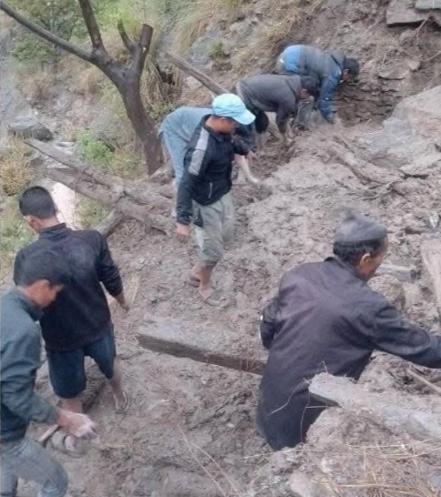 हुम्लामा बाढीले भेडीगोठका २६ बाख्रा पुरिए