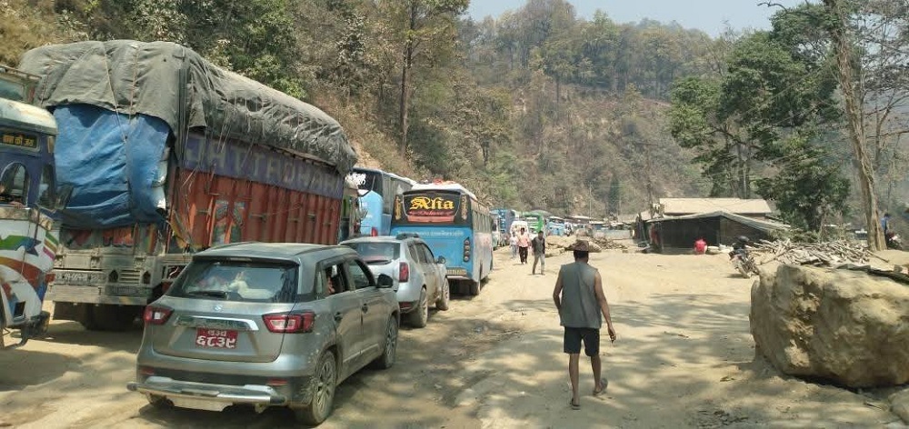 नारायणगढ–बुटवल सडक विस्तारः दाउन्ने खण्ड चार घण्टा बन्द