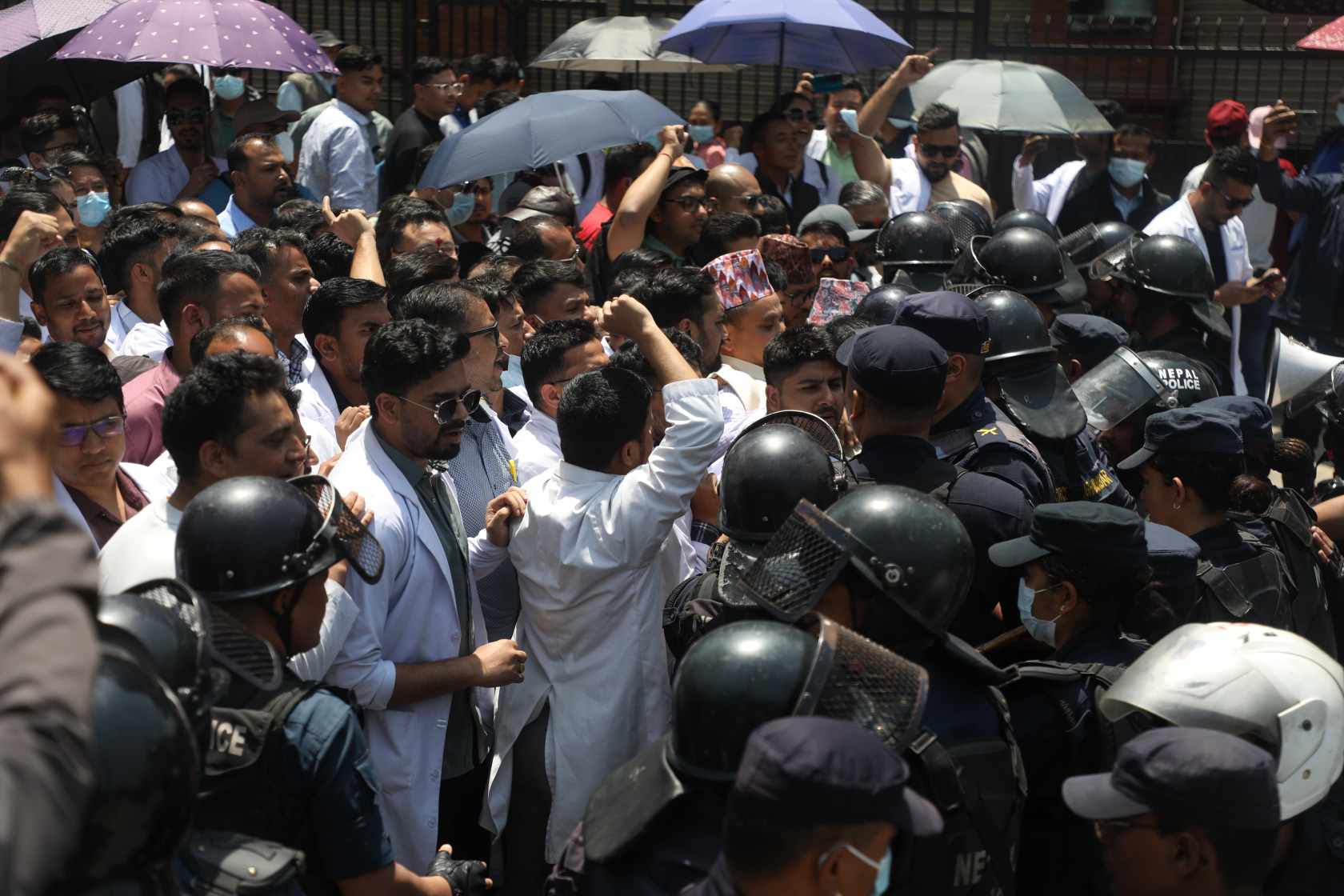 सहमतिपछि आवासीय चिकित्सक काममा फर्किए