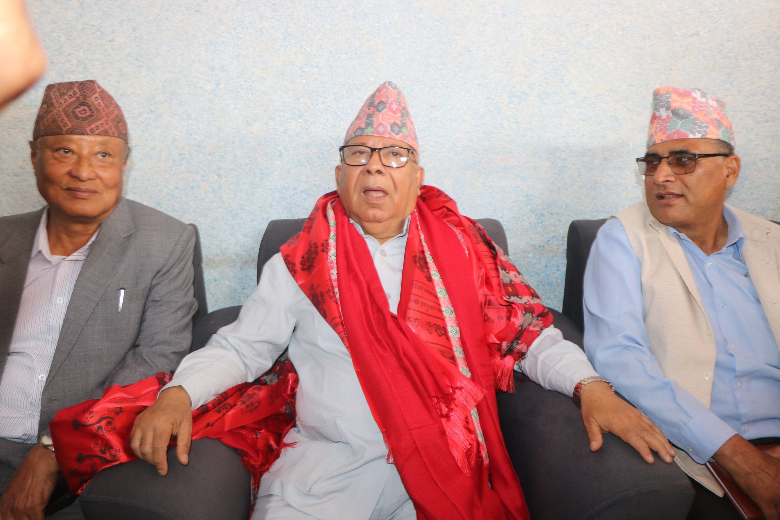 माधव नेपालको सांसद पद निलम्बन