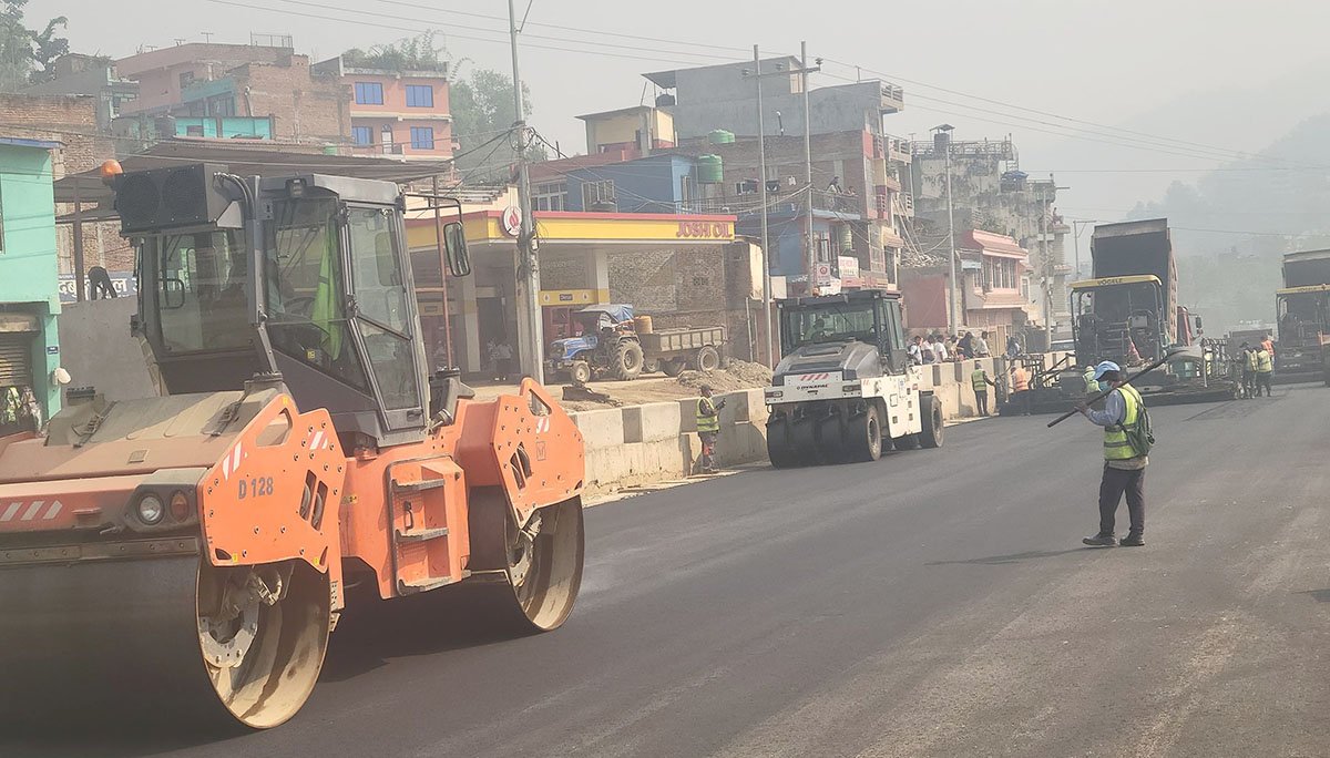 पोखरा–मुग्लिन सडक विस्तार : विद्युत् पोल एक साताभित्र हटाइँदै