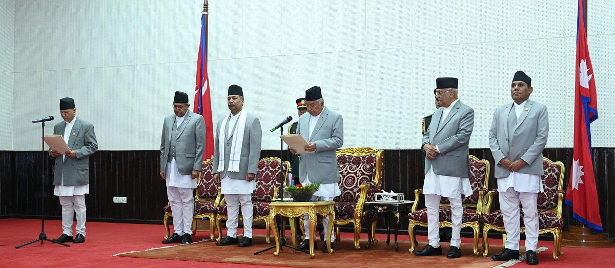 शिक्षामन्त्री पन्तले लिए पद तथा गोपनीयताको शपथ