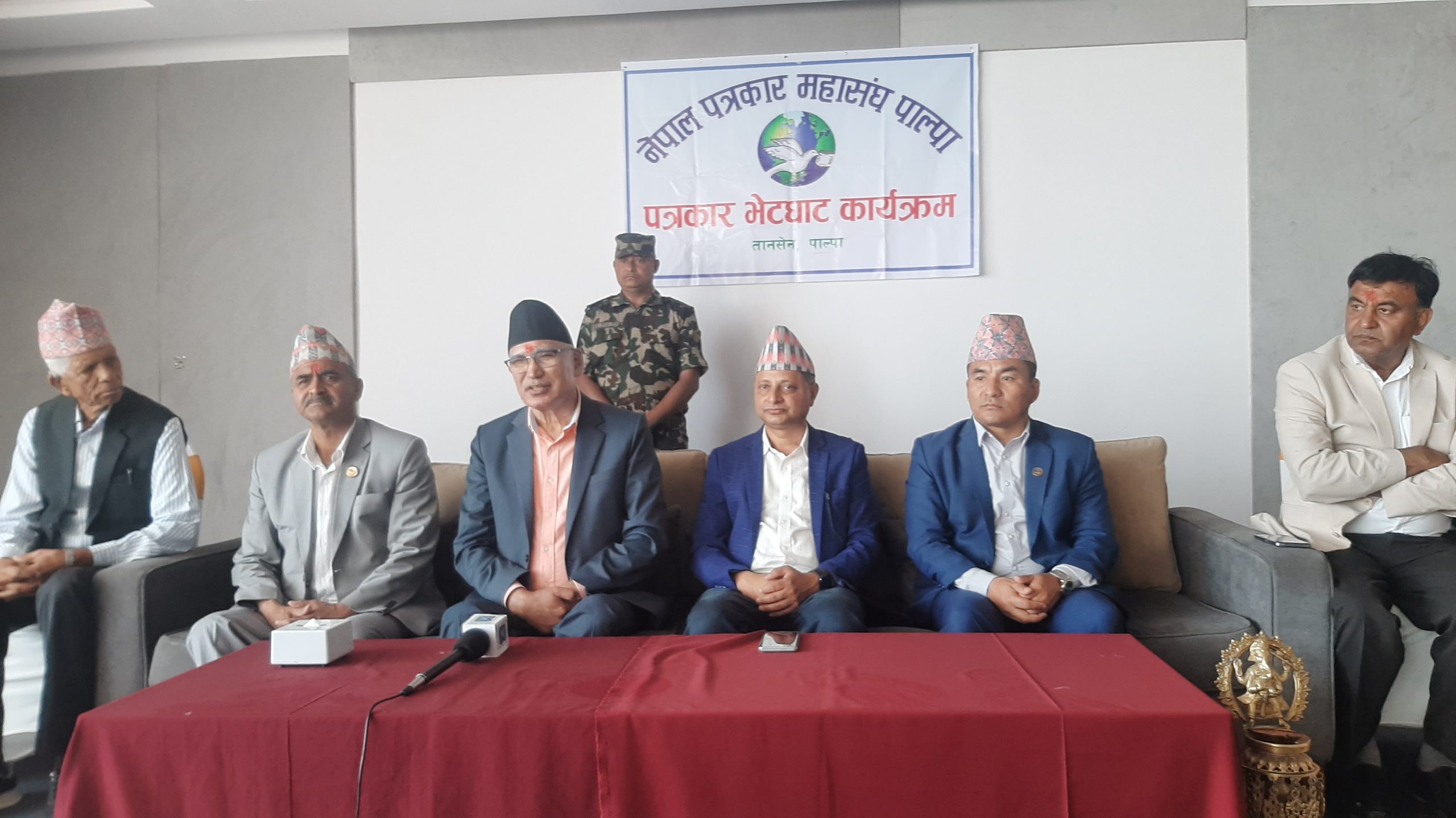अर्थतन्त्र सुधारका लागि उच्चस्तरीय आयोगका सुझाव कार्यान्वयन गर्छौंः अर्थमन्त्री पौडेल