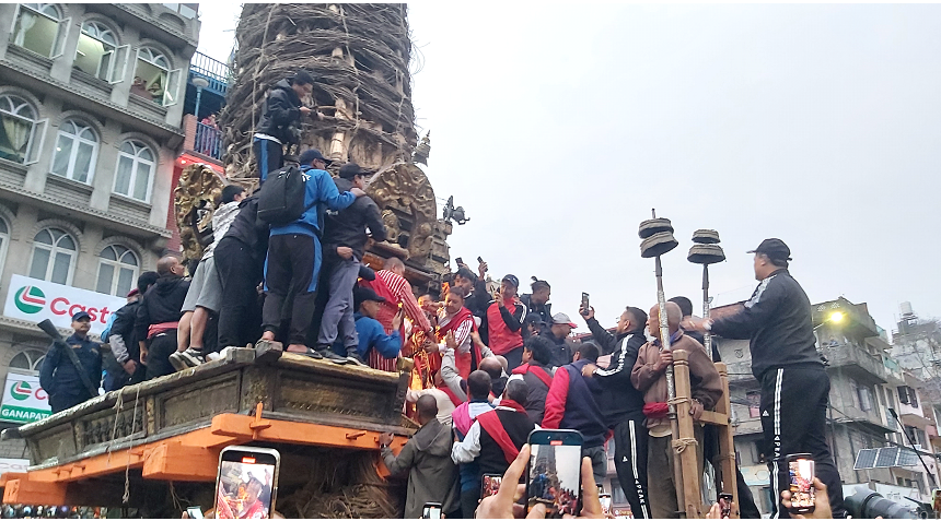 रातो मच्छिन्द्रनाथलाई विधिपूर्वक रथारोहण गरियो