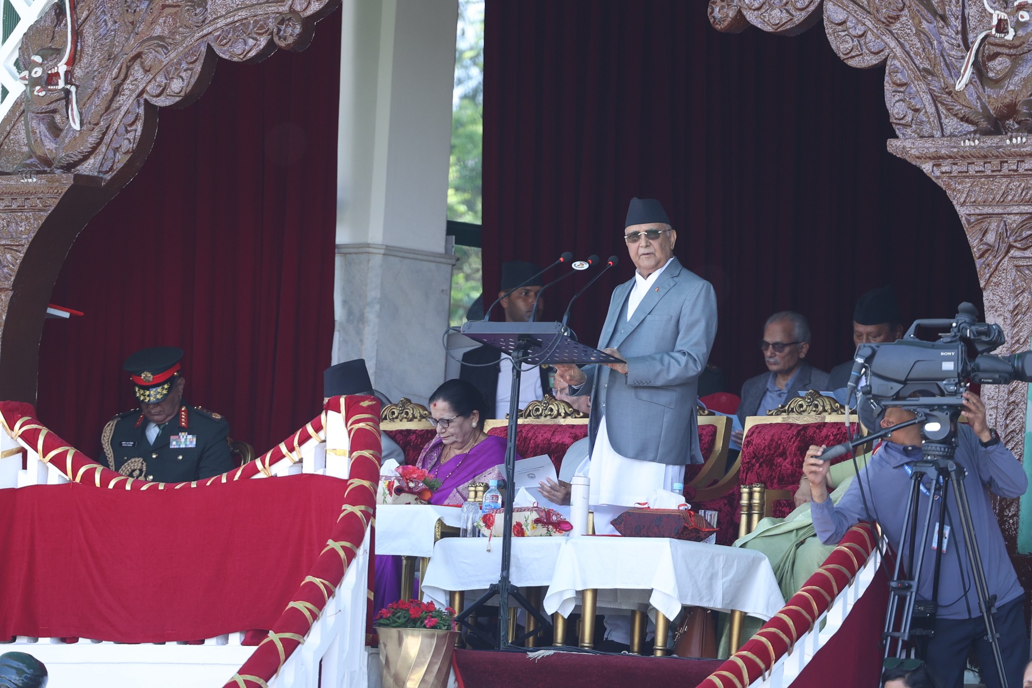 जनताको निर्णय गर्ने अधिकारलाई फेरि एउटा अभिजात वंशमा केन्द्रित गर्न खोज्ने प्रयास भइरहेको छः प्रधानमन्त्री ओली