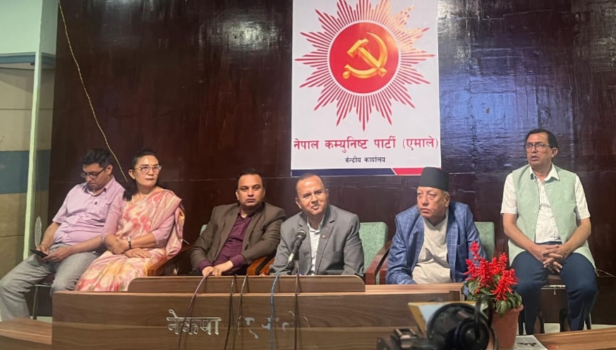 कसैको विरोध नभइ खुशीयाली साटासाट गर्न गणतन्त्र उत्सवः महासचिव पोखरेल