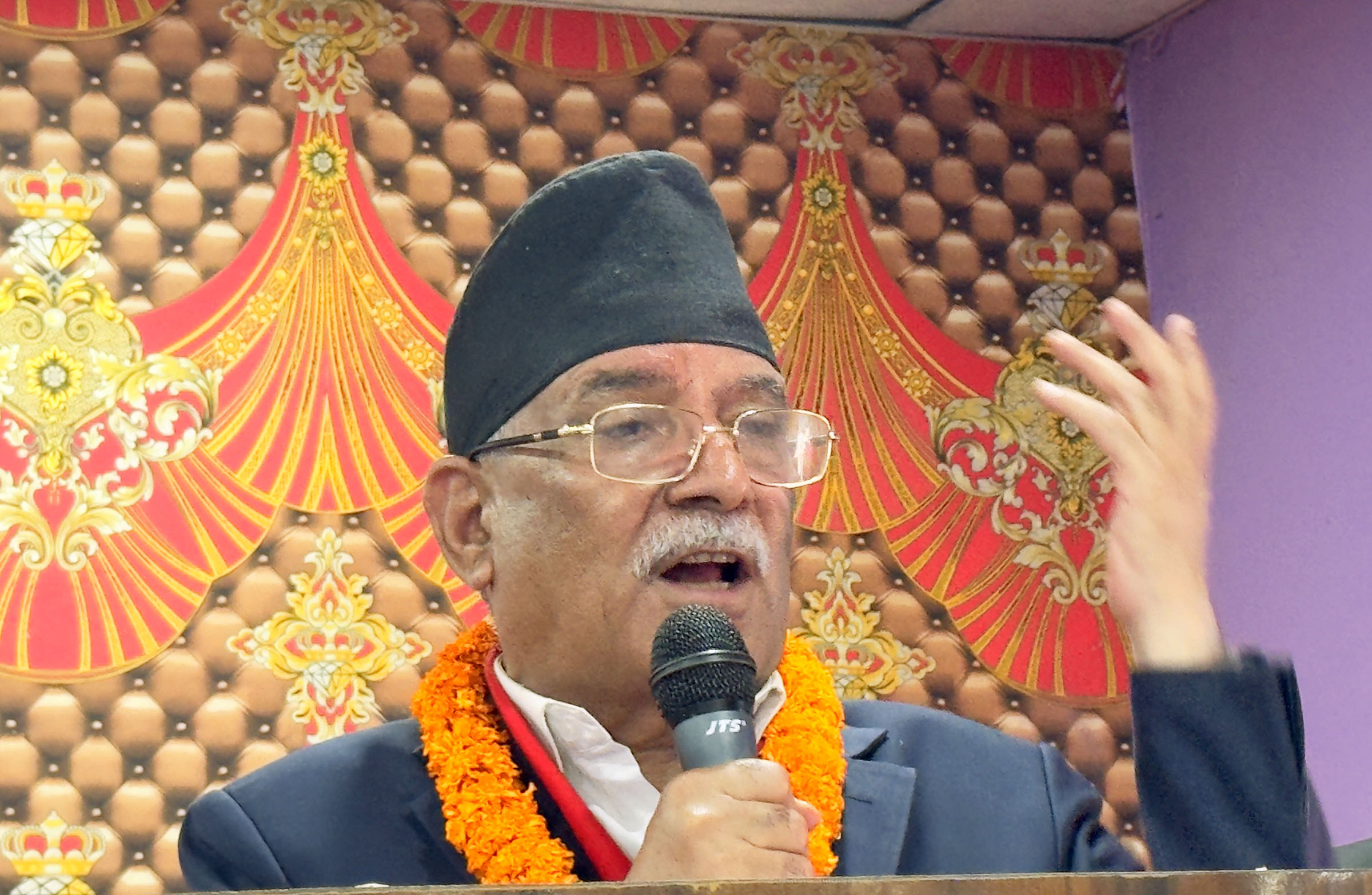 त्रिभुवन विमानस्थल भन्सारमा दैनिक करोडौंको घोटाला हुने गरेको प्रचण्डको दाबी