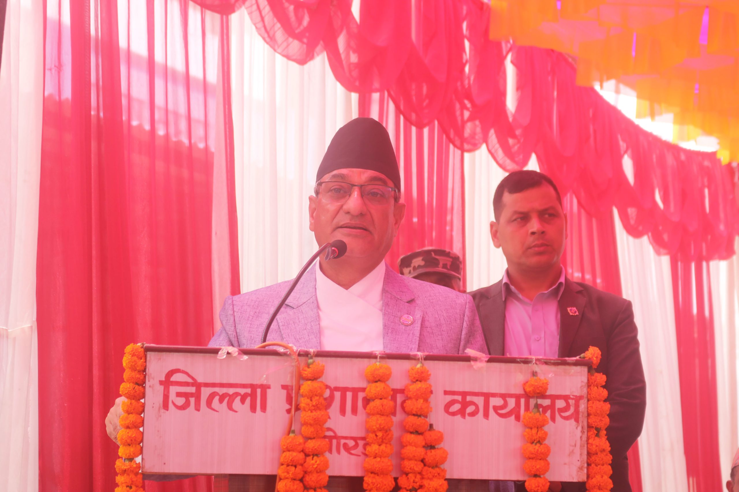 कारागारलाई खुला सुधारगृह मात्र नभएर उद्योगग्रामका रूपमा स्थापित गर्नुपर्छः गृहमन्त्री लेखक