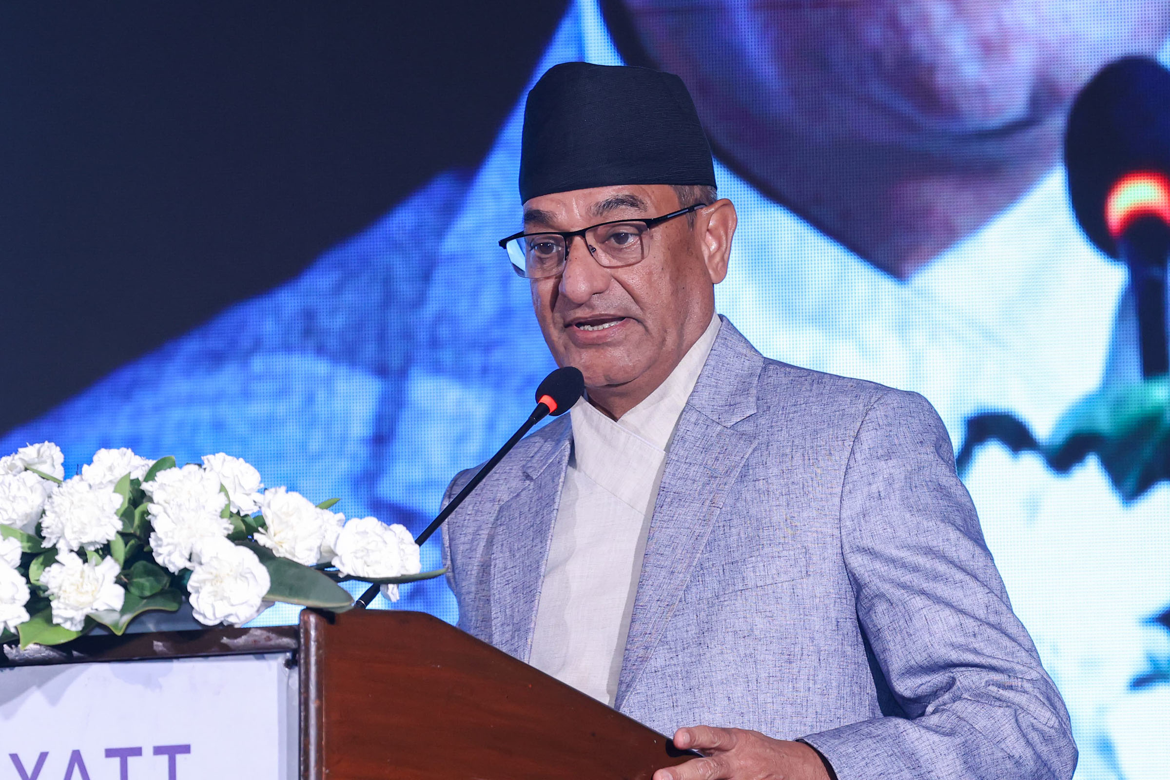 सरकार निजी क्षेत्रसँग काँधमा काँध मिलाएर अघि बढ्न तत्पर छः गृहमन्त्री लेखक