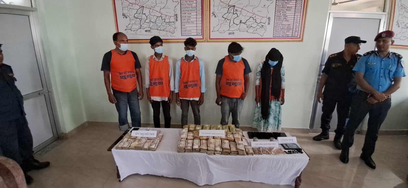 सिरहामा लागुऔषध र अवैध रकमसहित पाँच जना पक्राउ