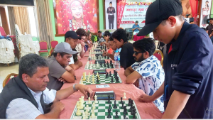 बुद्धिचाल प्रतियोगिता : आठ वर्षका बालकदेखि ६८ वर्षीय नागरिकसम्म भिड्दै