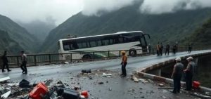 कोलम्बियामा बस दुर्घटना हुँदा १० जनाको मृत्यु