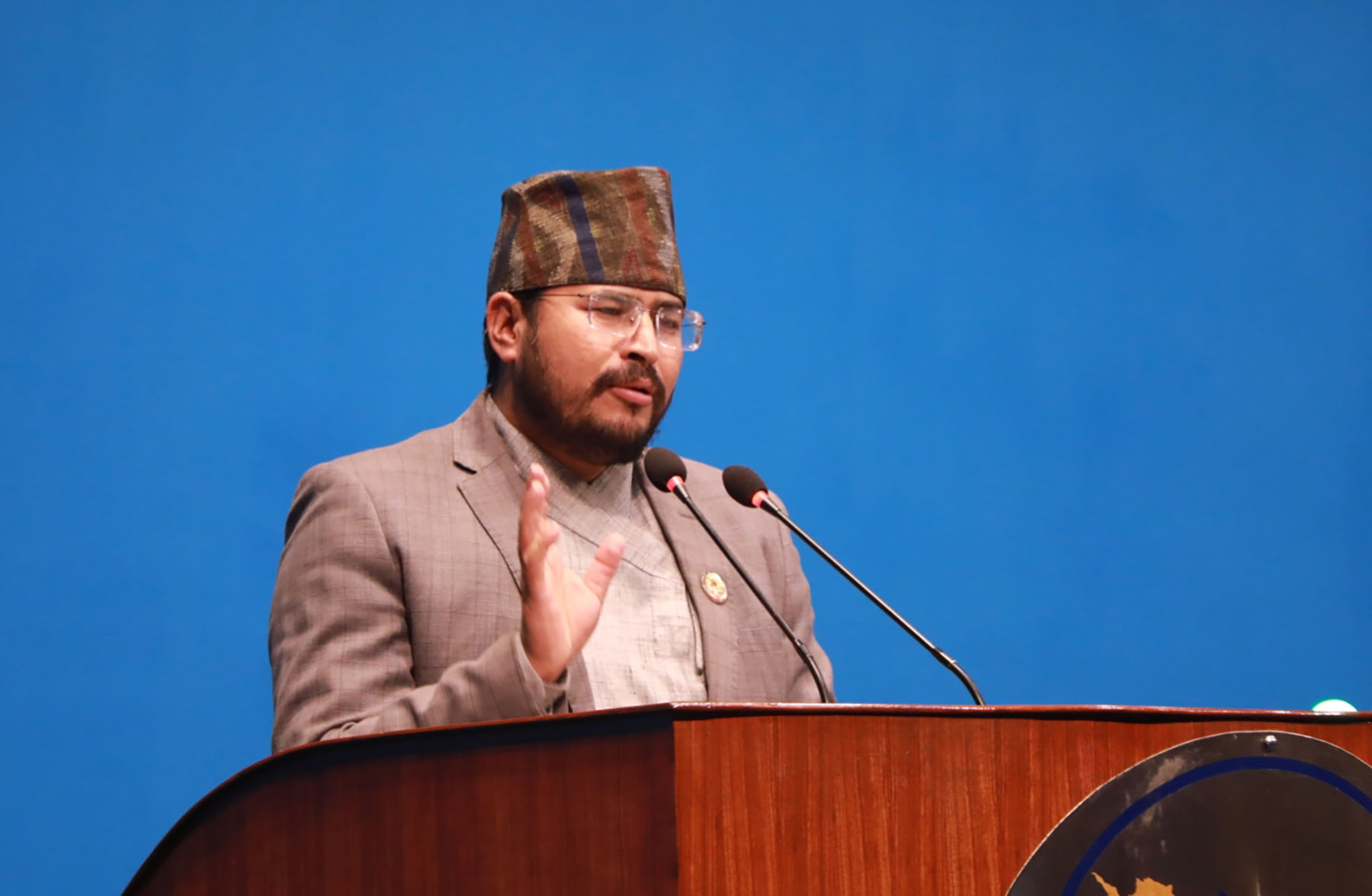 ‘मन्त्री र नेता अनावश्यक हेलिकप्टरमा जाने, तर हुम्लाका  जनताको दुःखमा चाहिँ किन प्रयोग नहुने ?’