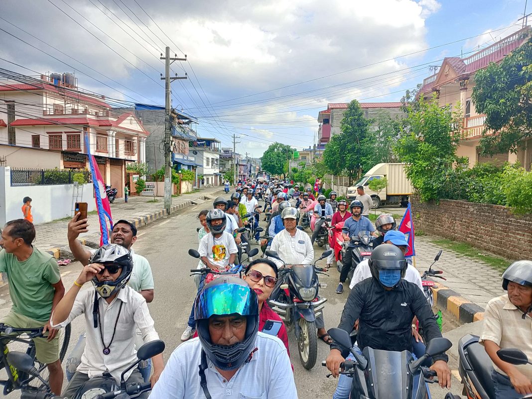 राजावादीद्वारा हेटौंडामा विशाल र्यालीसहित जनप्रर्दशनी