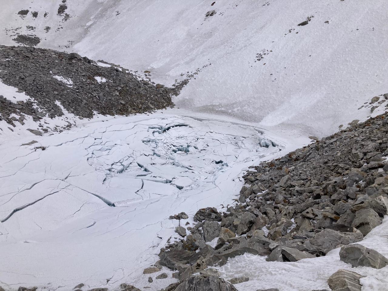 हुम्लाको नारा लेकमा हिउँ पन्छाउन सुरु, ३ दिनभित्र सडक खुलाउने लक्ष्य