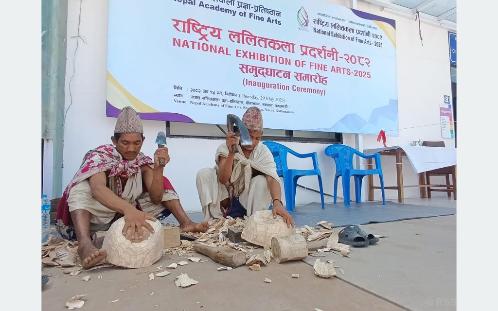 काठमाडौँको प्रदर्शनीमा राउटेले पहिलोपटक देखाए हस्त-शिल्पकला