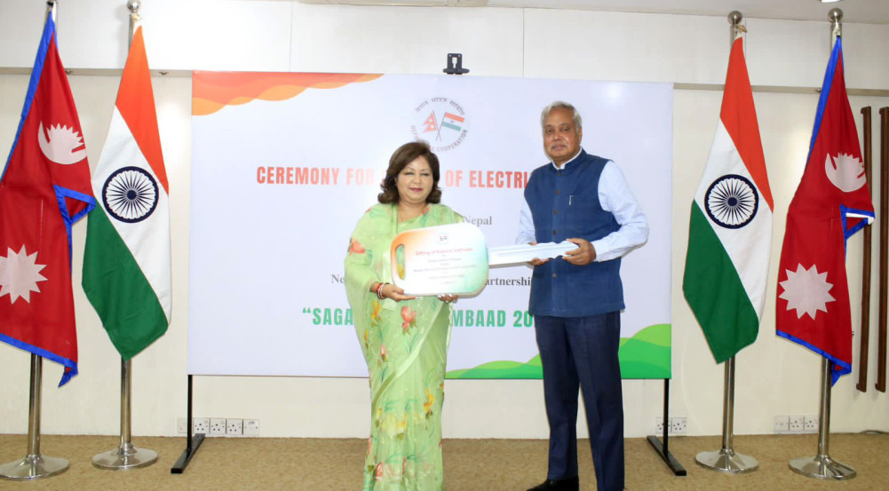 सगरमाथा संवादका लागि भारत सरकारबाट १५ वटा विद्युतीय सवारीसाधन  सहयोग