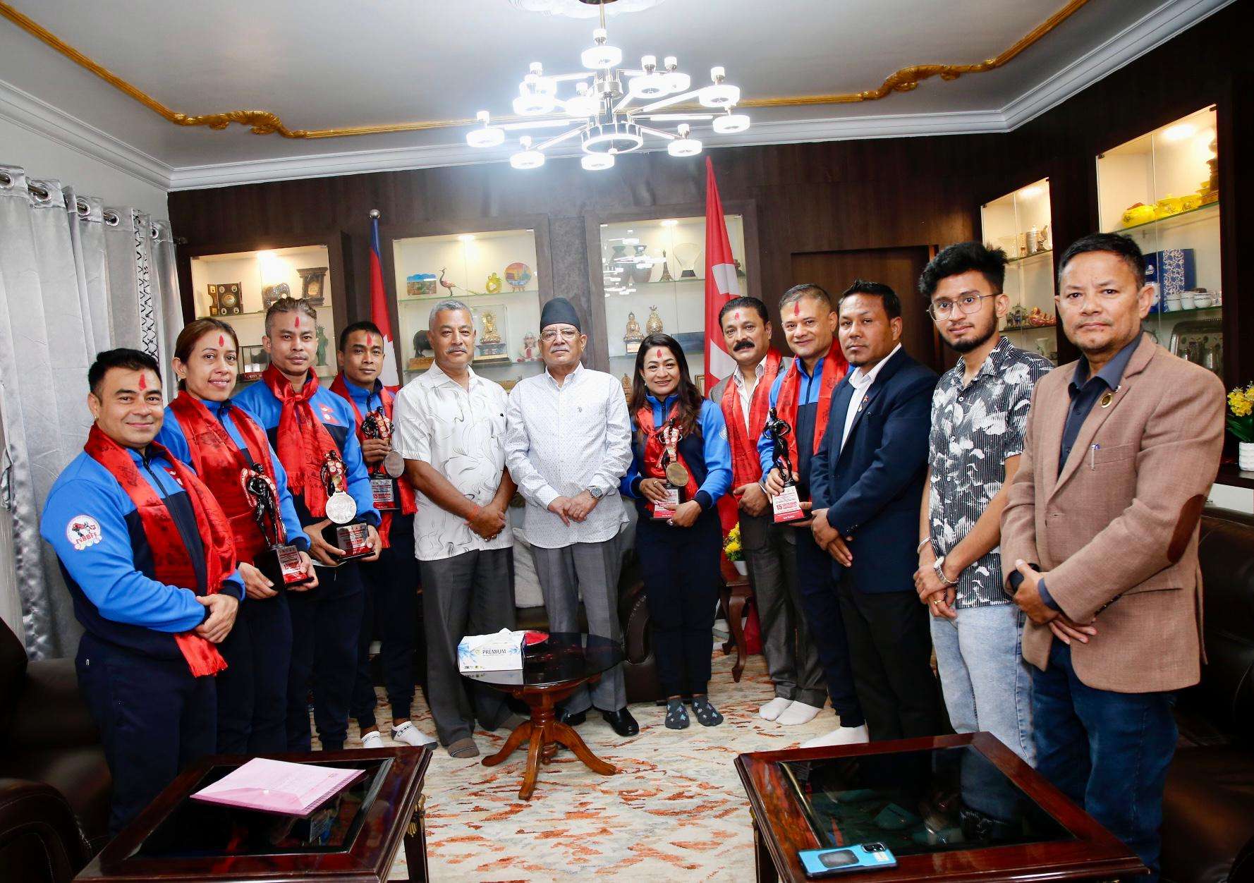 प्रचण्डद्वारा दक्षिण एशीयाली शारिरिक सुगठन प्रतियोगिता विजेता खेलाडीहरूलाई बधाई