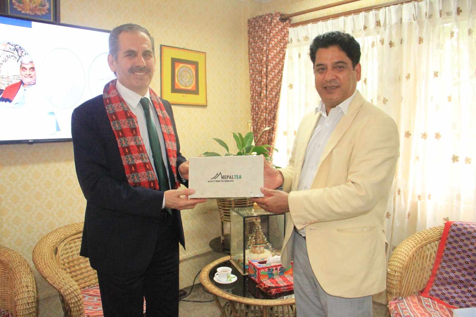 उद्योगमन्त्री भण्डारीसँग जोर्डनका गैरआवासीय राजदूत घानीको भेट
