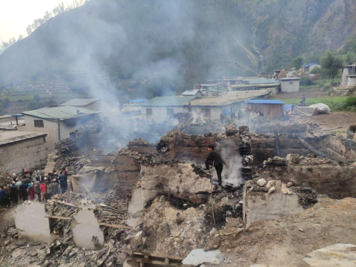 हुम्लाको उनापानीमा आगलागीबाट आठ घर नष्ट
