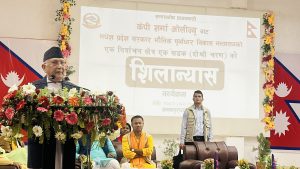 प्रधानमन्त्री ओलीद्वारा एकैपटक मधेस प्रदेशका ६४ सडक योजनाको शिलान्यास