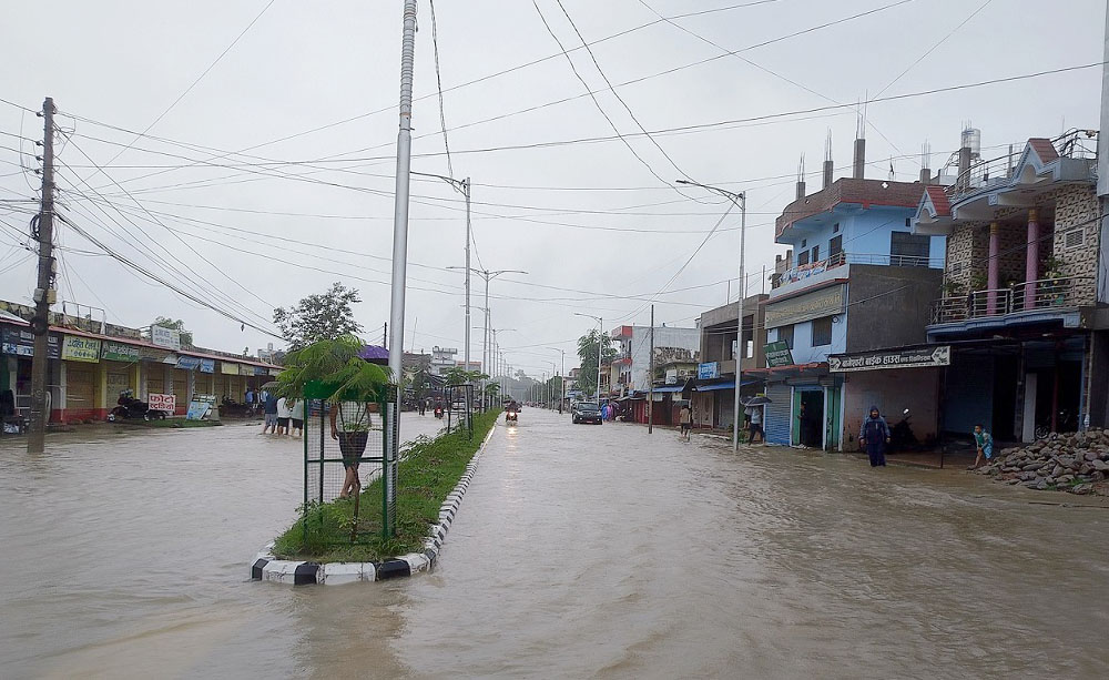 कैलालीको धनगढीमा भारी वर्षाः दुई हजार घर डुबानमा, आठ जनाको उद्धार