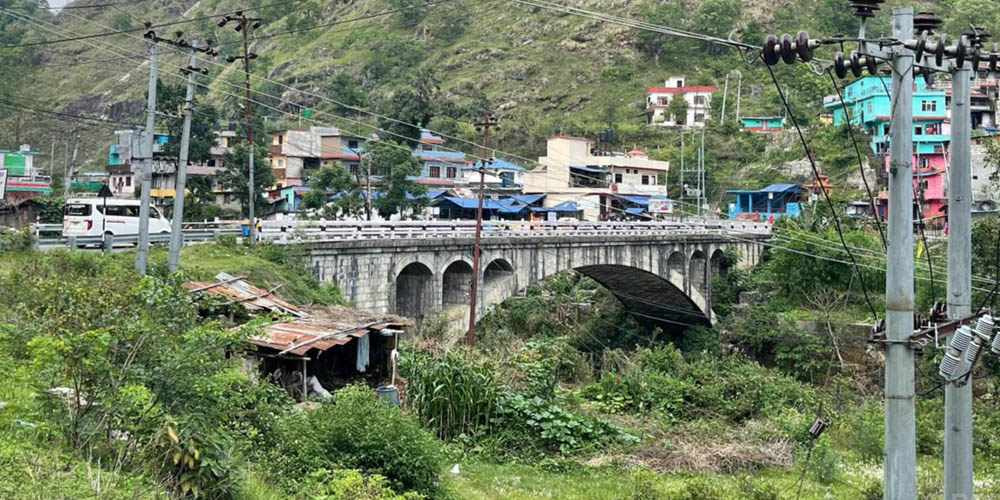 मध्यपहाडी लोकमार्गको मोदीखोलामा पुल निर्माण सुरु