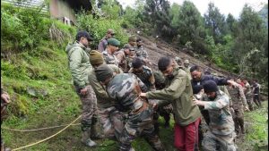 भारी वर्षापछि भारतमा पहिरोमा परी तीन सैनिकको मृत्यु, ६ जना बेपत्ता