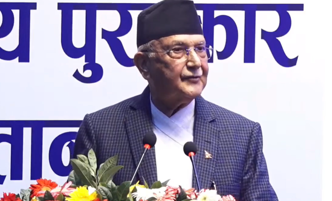 कुनै बमबारुद केही पड्कदैन, एमाले एक छ र एकै रहन्छः प्रधानमन्त्री ओली