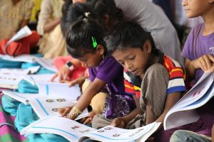 सहायता सङ्कटले बङ्गलादेशमा शरणार्थी शिविरका विद्यालयहरू जोखिममा